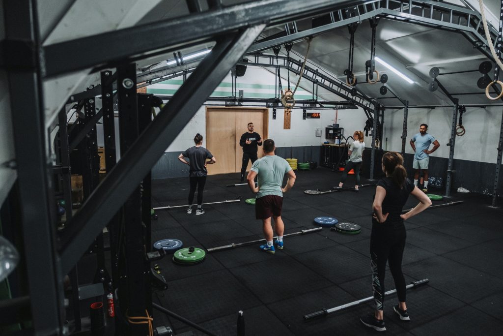 CrossFit vs Commercial Gym: Which Is Better for Long-Term Results?